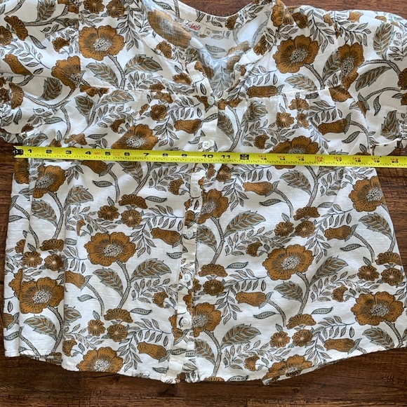 Faherty soft floral tee EUC - Picture 10 of 10